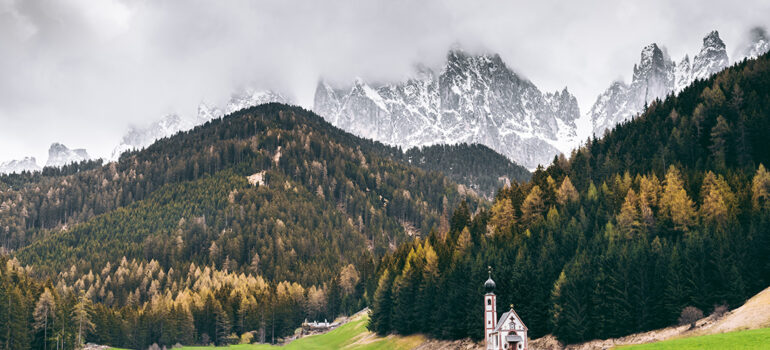 Unforgettable Van Adventure: Capturing the Majestic Beauty of Italy’s Dolomites